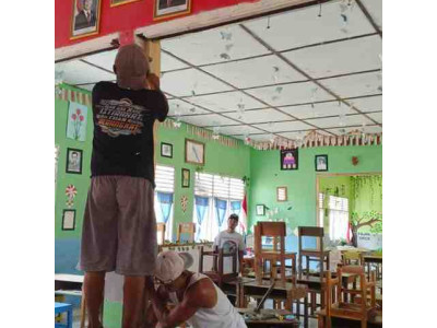Pengembangan Sekolah Memperbaiki Ruang Kelas